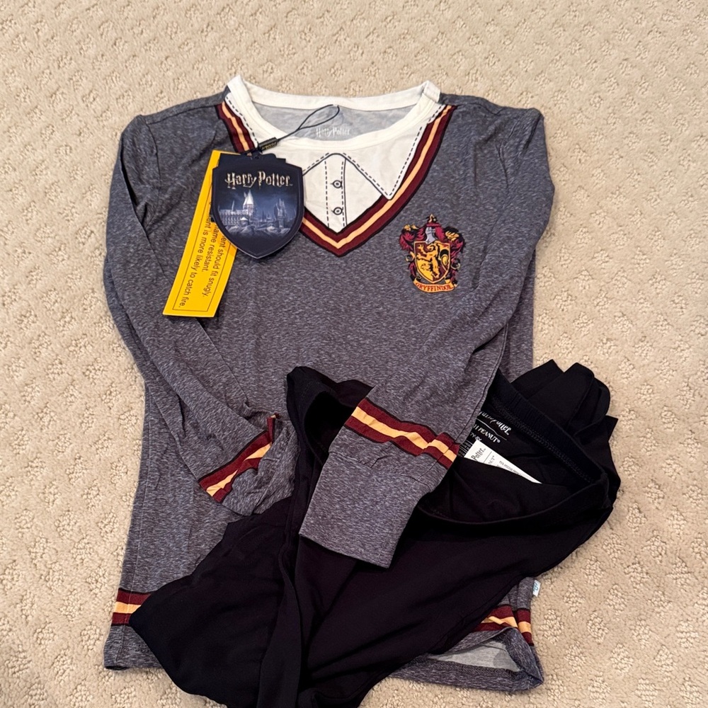 Kids Posh Peanut Harry Potter Gryffindor Pajama set, size 7/8, NWT